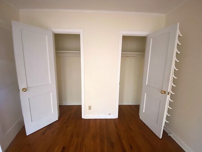 Building Photo - 3BR/2BA Home with Garage in an Established Lake Charles Neighborhood