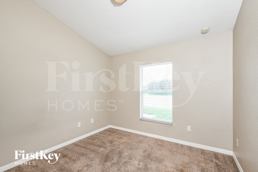 Building Photo - 5455 Oro Valley Rd