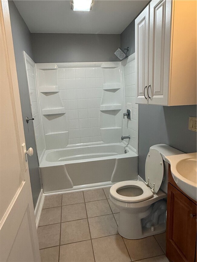 Building Photo - 247 Princeton Ave