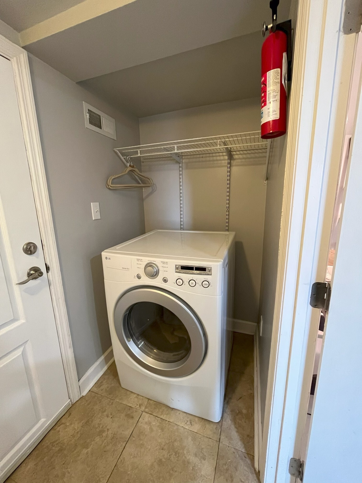 Building Photo - 3803 Lookout Dr