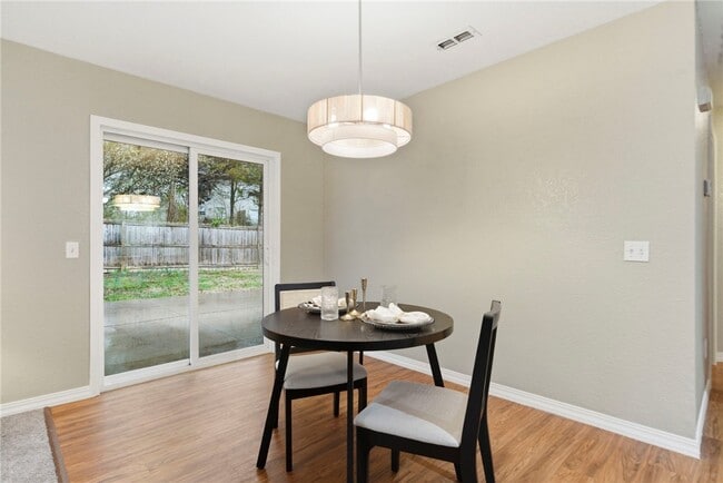 Building Photo - 932 S Curtis Ave