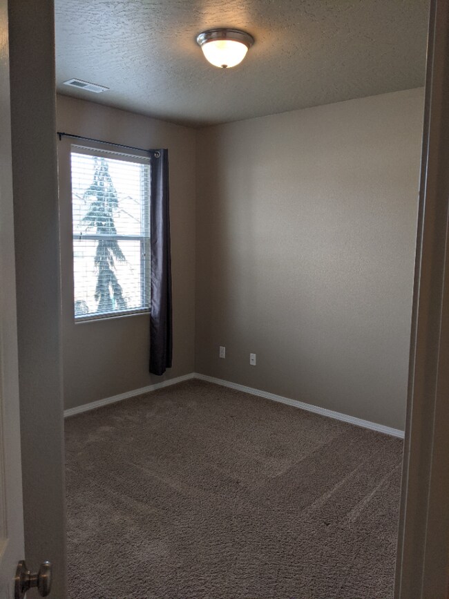 Building Photo - Beautiful 3 BR, 2 BTH in Rathdrum
