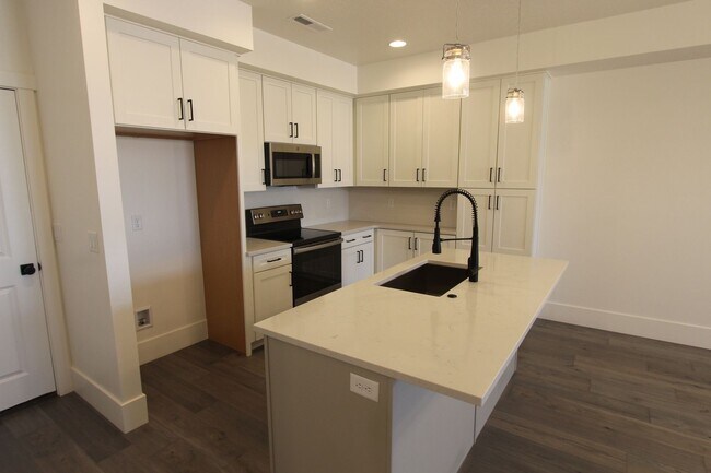 Building Photo - 762 W Sunfire Ln