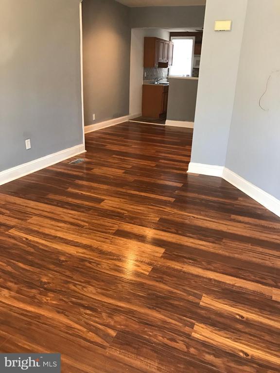 Building Photo - 5240 Sylvester St