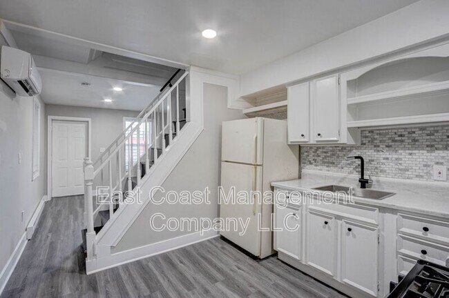 Building Photo - 122 S Carey St