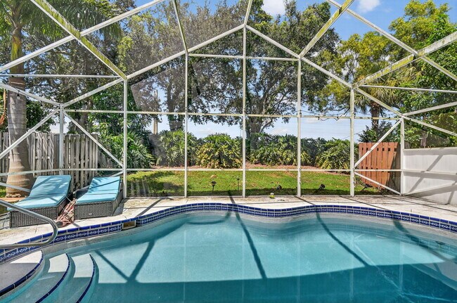 Building Photo - 1891 Oak Berry Cir