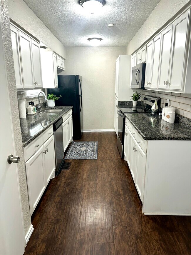 Building Photo - 5019 Blanchard Dr