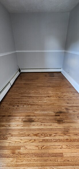 Bedroom - 714 Richmond St