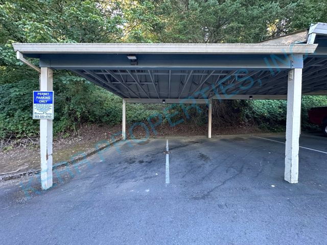 Building Photo - Charming 2-Bed Condo in Clackamas – Perfec...