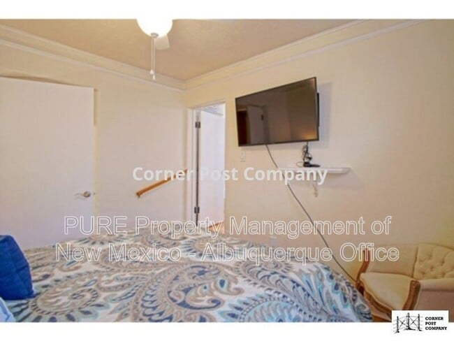 Building Photo - 404 Dartmouth Dr SE