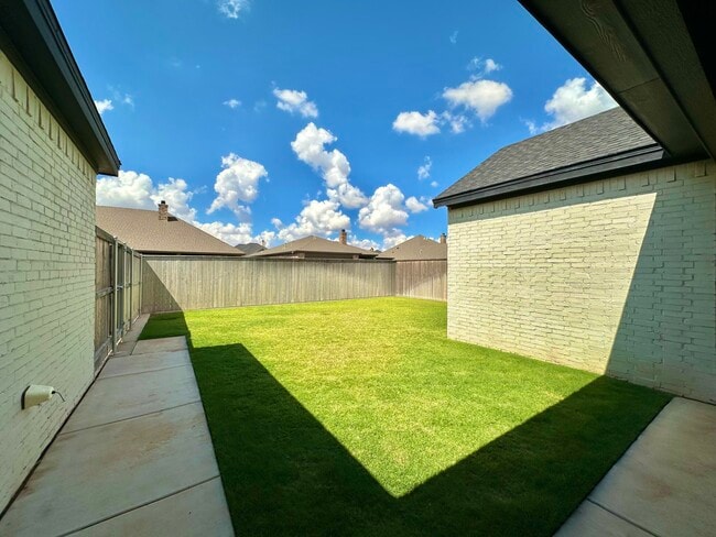 Building Photo - 504 Brookshire Ave