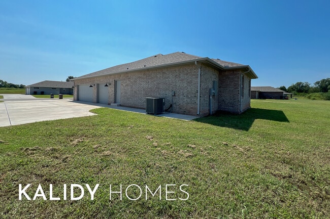 Building Photo - 217 Olde Ml Ct