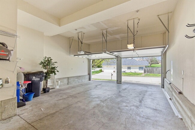 Building Photo - 1110 Brookedale Ct