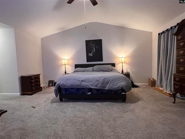 Building Photo - Beautiful Elgin Home with 4 Bedrooms, Smar...