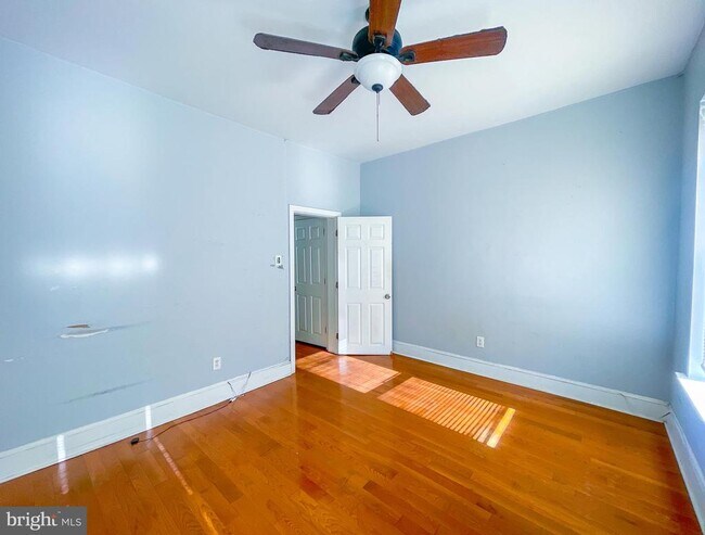 Building Photo - 2113 Mountain St