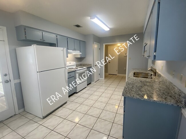 Building Photo - 19 Winfield Way