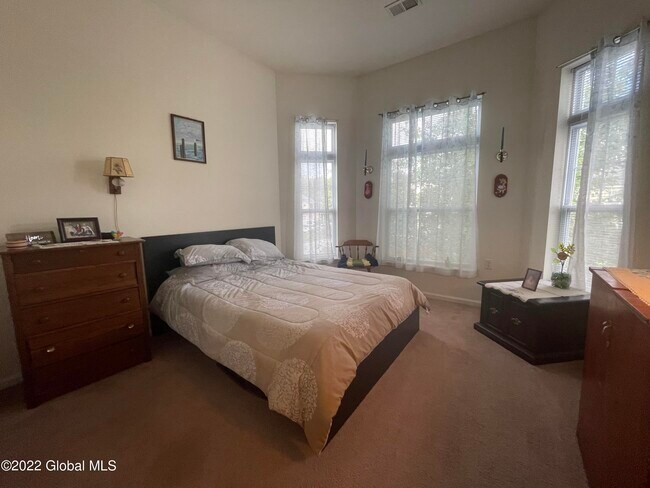 Building Photo - 15 Kempton Pl