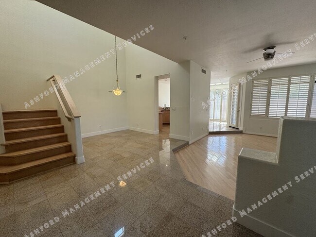 Building Photo - BEAUTIFUL 3 BEDROOM 3 BATHROOM HOME IN GAI...