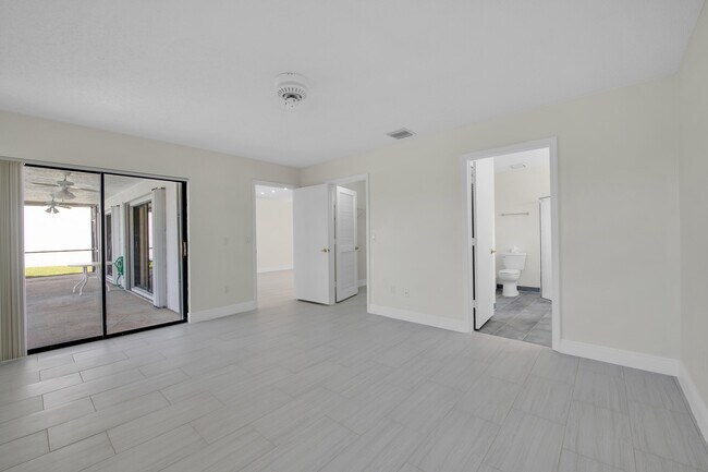 Building Photo - 5625 Aspen Ridge Cir