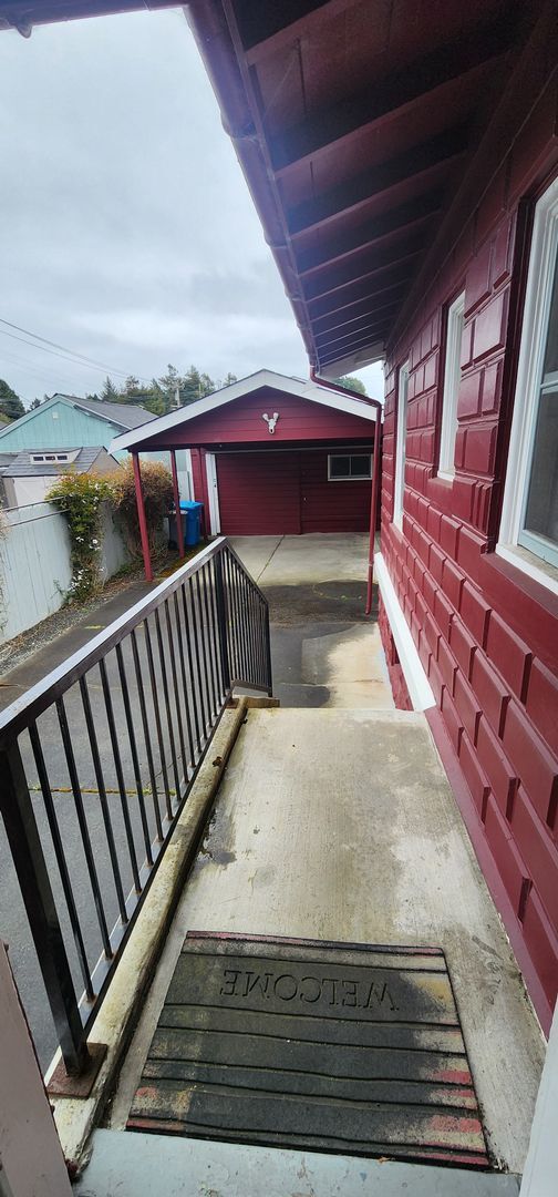 Building Photo - Single Family Fully Furnished Home with Al...