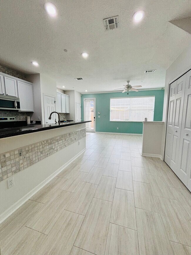 Building Photo - 9635 Fenrose Terrace