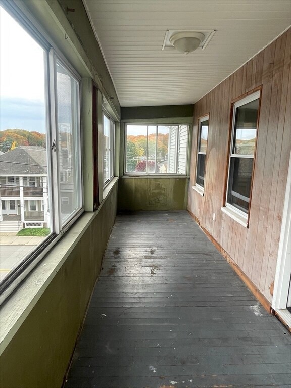 Building Photo - 664 Humphrey St