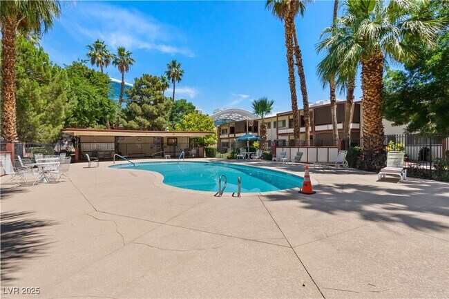Building Photo - 350 E Desert Inn Rd