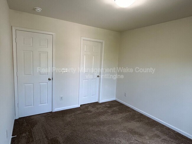 Building Photo - 119 Longchamp Ln