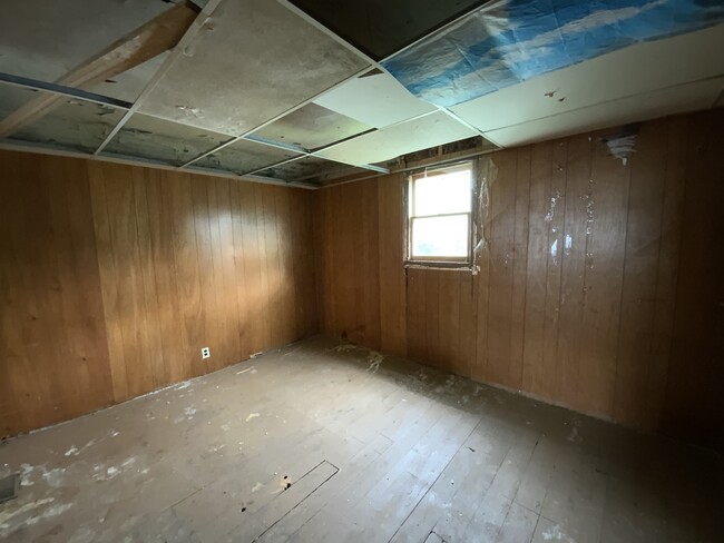 Building Photo - 1102 N Bowman Ave
