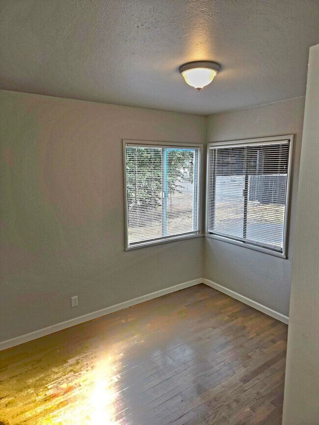 Building Photo - 8420 S Tacoma Way