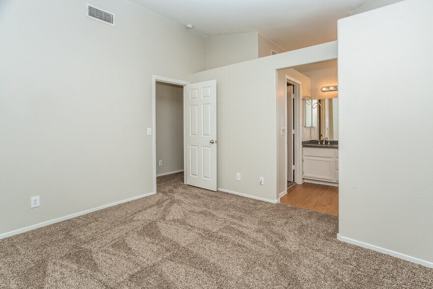 Building Photo - 2331 Catskill Ct