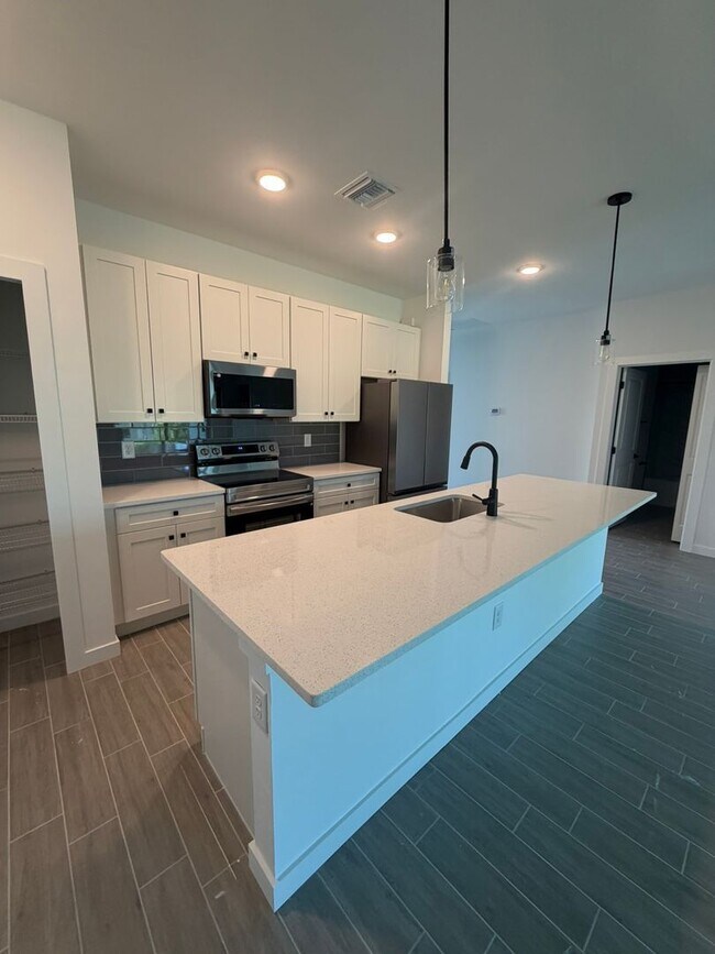 Building Photo - 1506 Gary Ln