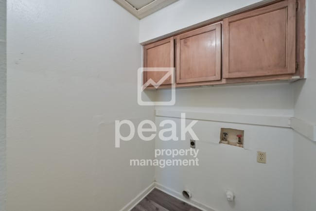 Building Photo - $1,510! 2Bed/2Bath duplex in Arlington! Apply by 12/10 to SAVE $650