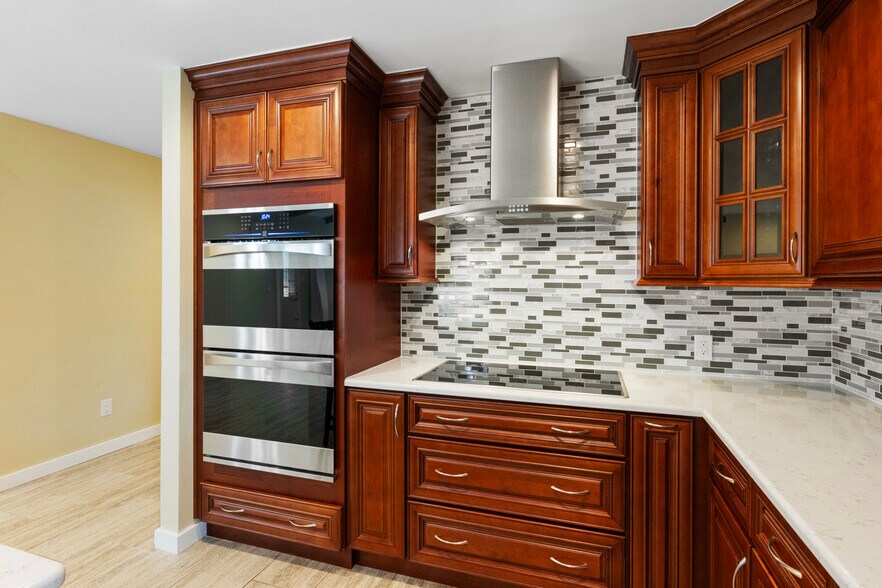 Building Photo - 17215 Sugar Crest Dr
