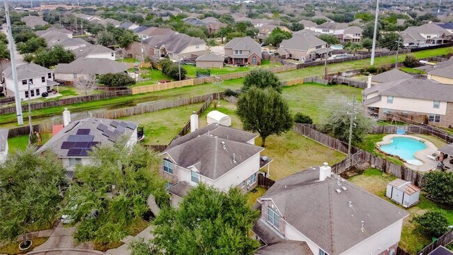 Building Photo - 6303 Applewood Forest Dr