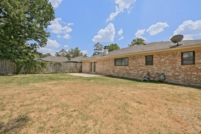 Building Photo - 23906 Spring Towne Dr