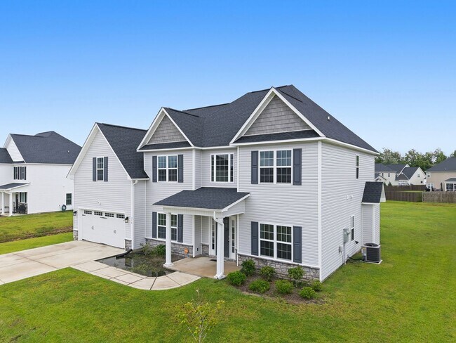 Building Photo - Towne Pointe Community