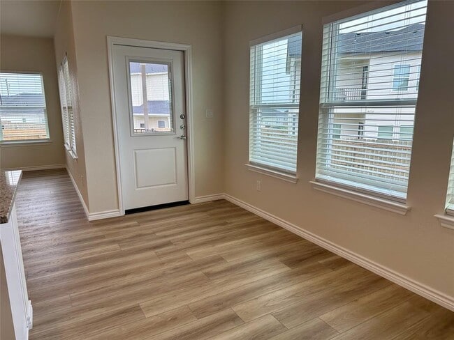 Building Photo - 515 War Admiral Dr