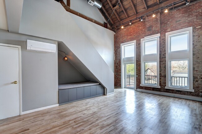 Building Photo - 2711 Welton St