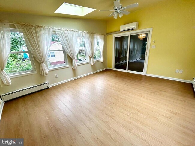 Building Photo - 287 Anderson Rd