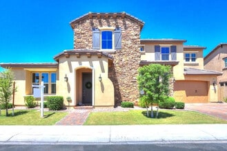 Building Photo - 948 W Yosemite Dr