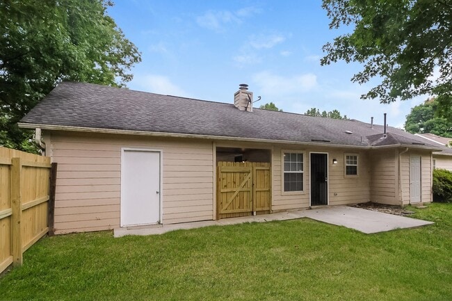 Building Photo - 6047 Cottage Hill Dr