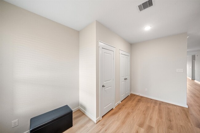 Building Photo - 4237 Red Cedar Ring Ln