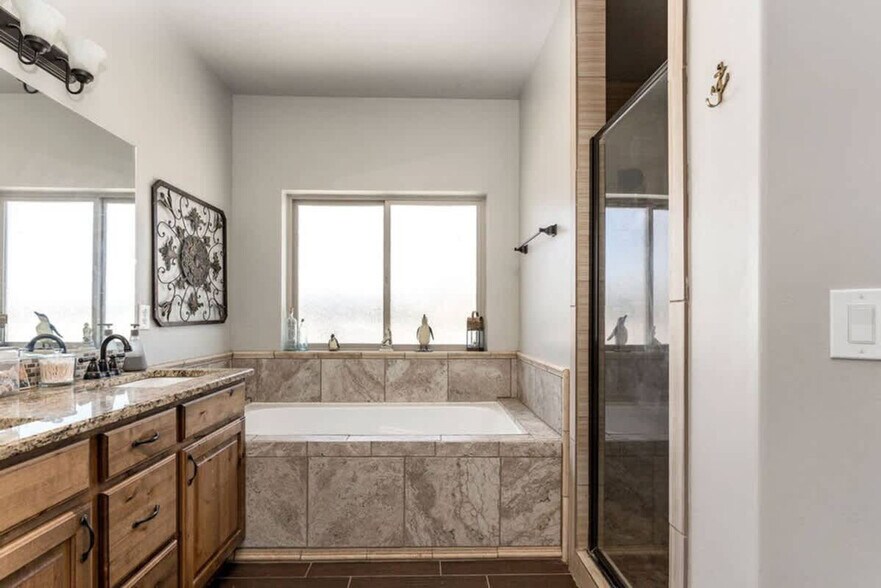 Building Photo - 358 S Wrangler Ct