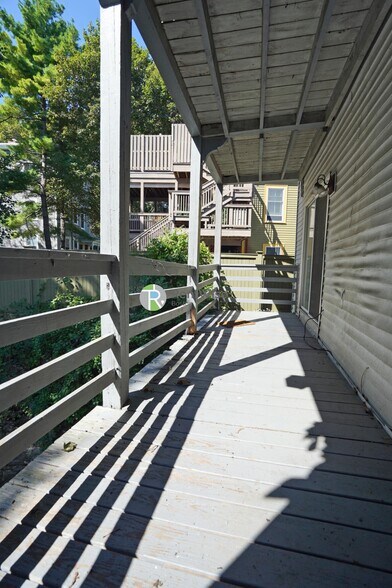 Building Photo - 89 Sheridan St