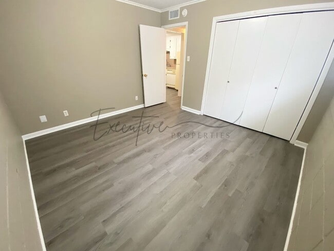 Building Photo - Cozy & Affordable 1-Bedroom Apartment – All-Inclusive Utilities