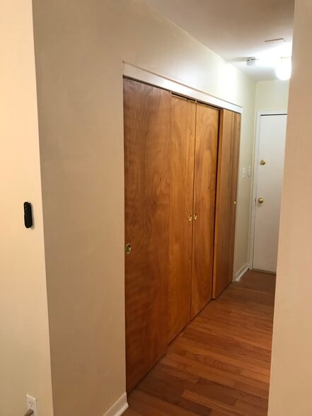 ENTRY/CLOSET - 226 Catharine St