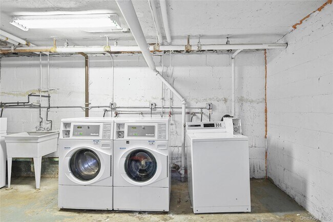 Building Photo - 101 Carpenter Ave