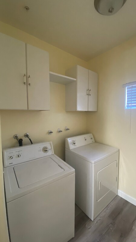 Building Photo - 24909 Madison Ave