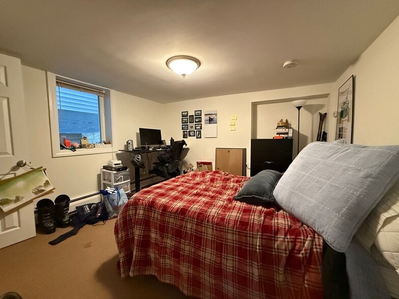 Building Photo - 235 Charles St